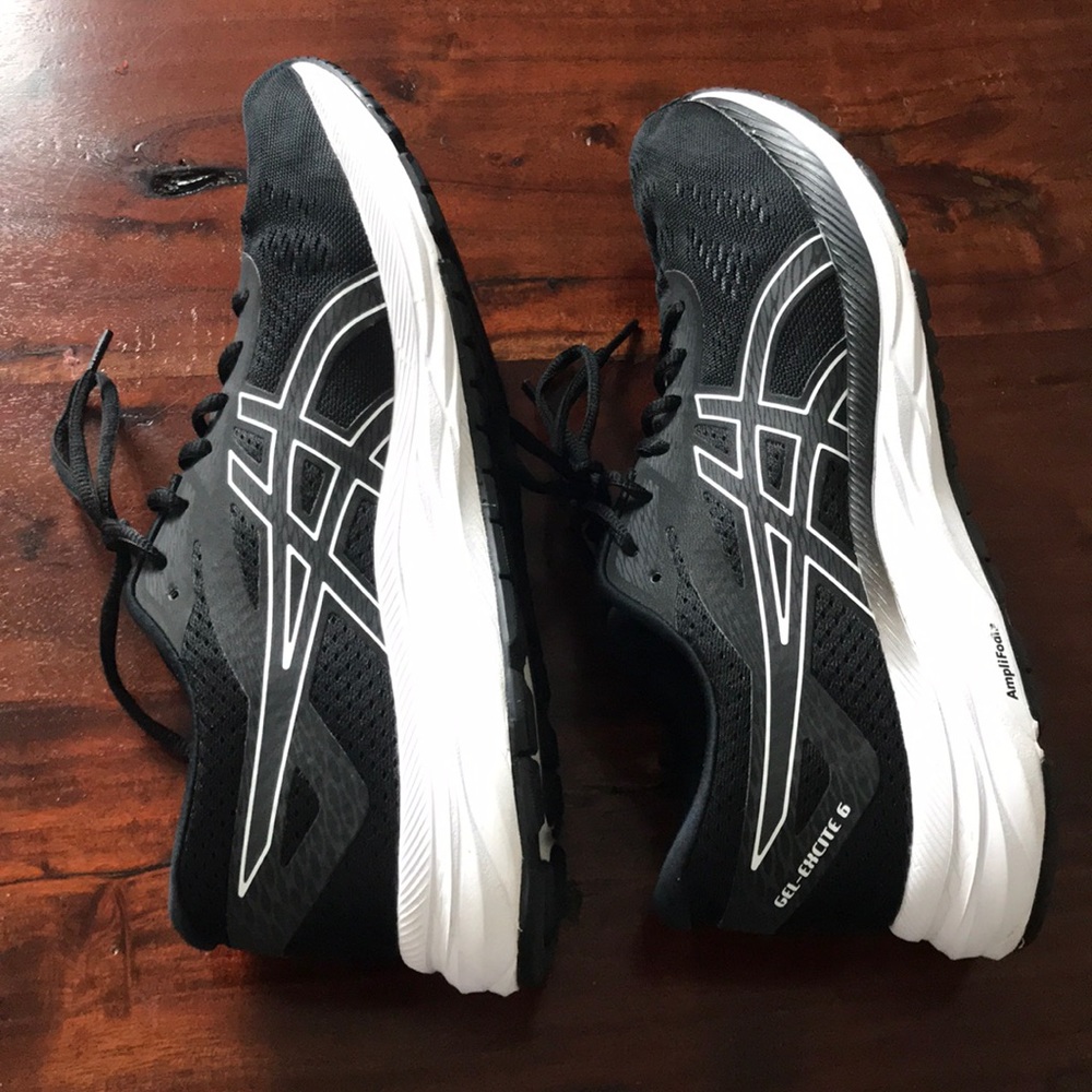 ASICS Women’s everyday Comfort Amplifoam Sneakers